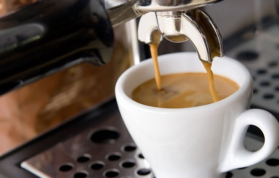 Кофемашина Delonghi не наливает кофе